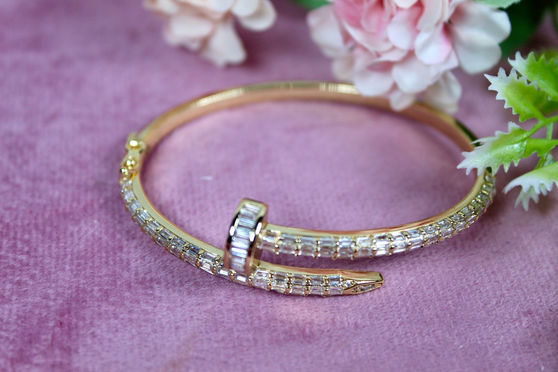 ■VINTAGE HOLLYWOOD■ Flutter Daisy BraceletVH25NNBR172V VH2 VINTAGE HOLLYWOOD】Flutter Daisy Bracelet_VH2478BR070M